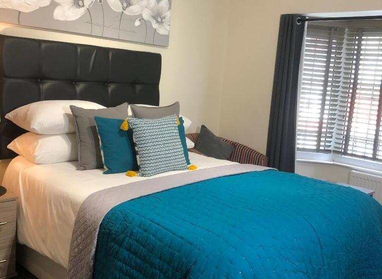 디럭스 룸, Holcombe House