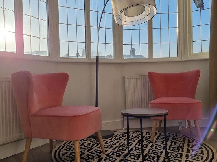 スタンダードルーム, Cg London