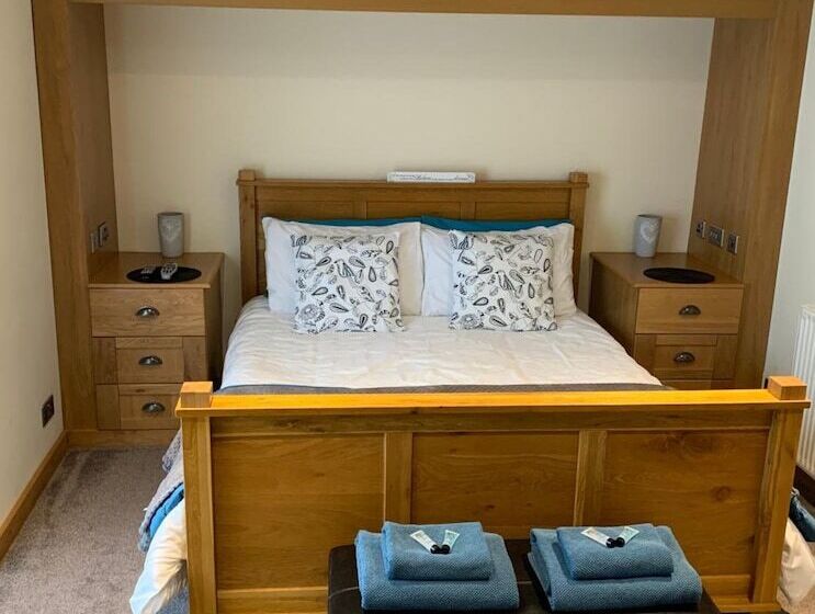 Номер Deluxe Кровать Кинг, Deridown Guest House