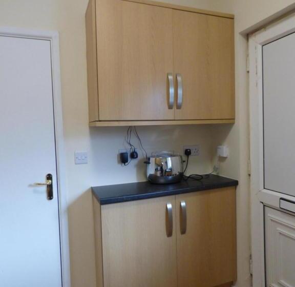 בית, 3 חדרי שינה, Shirebrook House