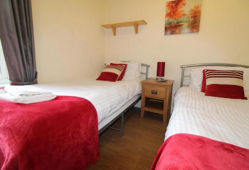 בית, 3 חדרי שינה, Shirebrook House