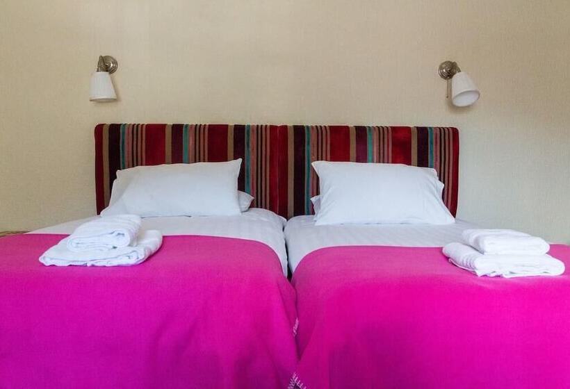 غرفة قياسية بالطابق الأرضى, The Haven