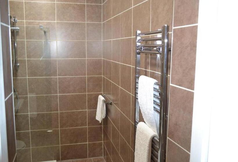 디럭스 룸, Oak Tree Inn