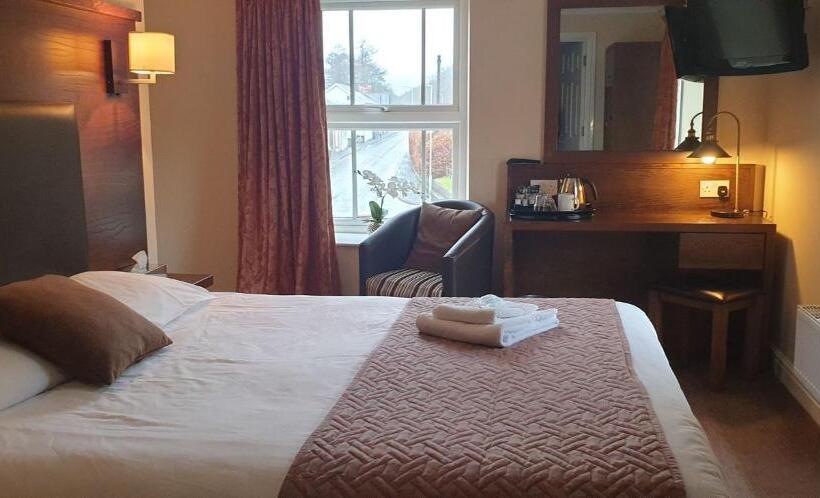 디럭스 룸, Usk And Railway Inn