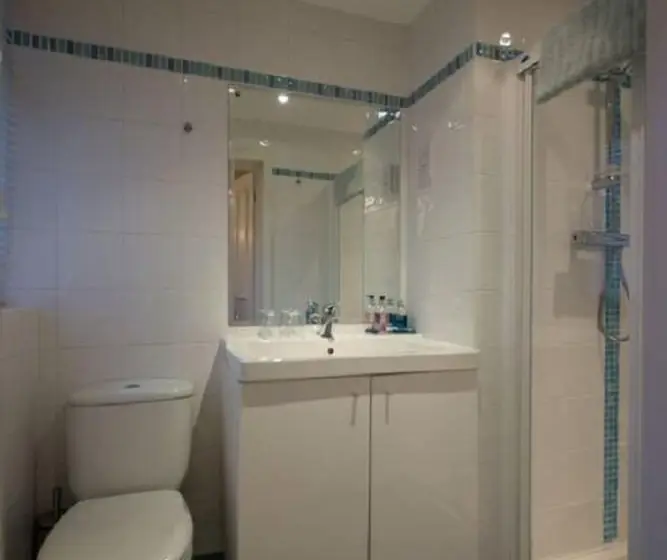 Perhehuone, Atlantic Heights Guest House