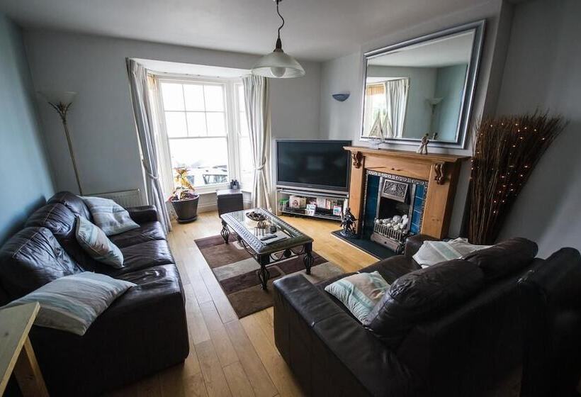 חדר משפחתי, Atlantic Heights Guest House