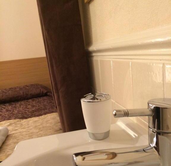 带共用浴室的标准房间, Fairways Guest House