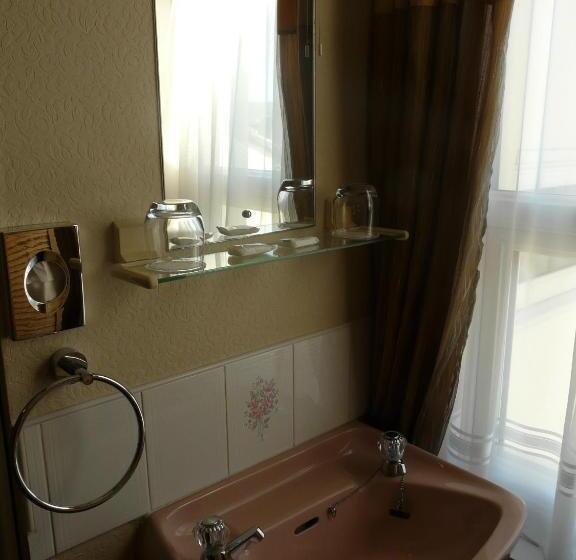 家庭间, Melbourne Guest House