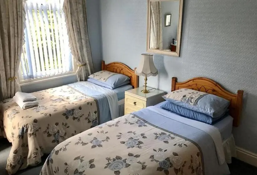 バス共有のスタンダードルーム, Tanamara Guest House