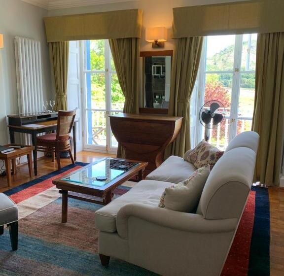 디럭스 스위트 킹 침대, Borthwnog Hall