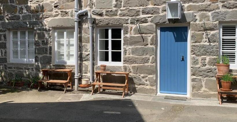 침실 1개 아파트, Borthwnog Hall