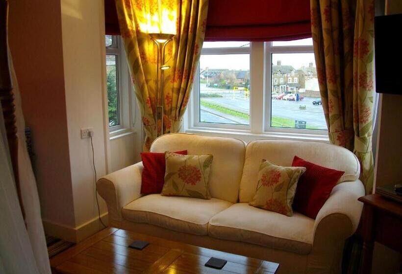 اتاق لوکس با چشم‌انداز دریا, Gate Lodge Guest House