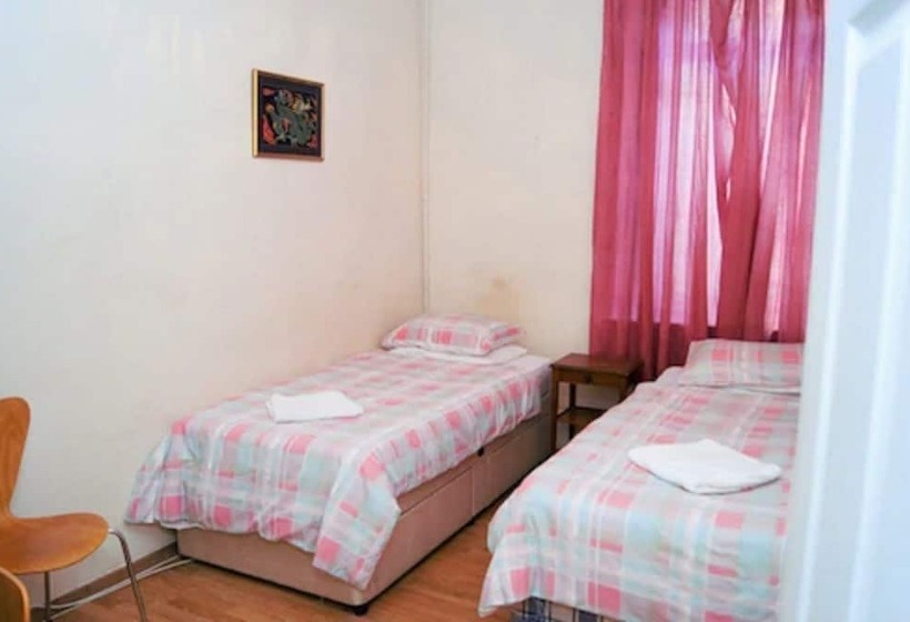 חדר סטנדרט חדר אמבטיה משותף, The Dharma Lodge