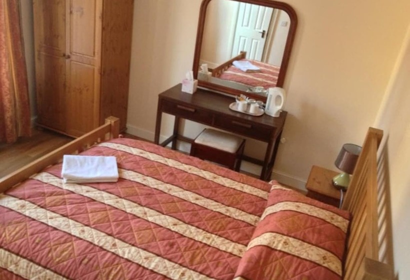 חדר סופריור, The Dharma Lodge