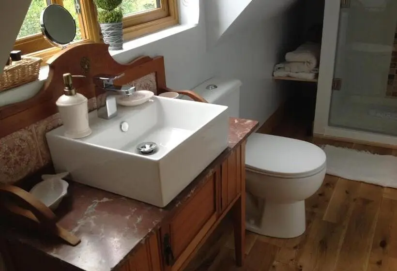 Huoneisto 1 Makuuhuone Puutarhanäkymä, Woodland Guesthouse