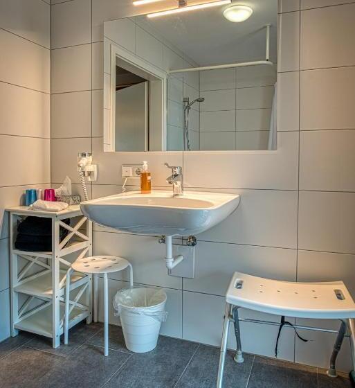 1階の1ベッドルームアパートメント, Gita´s Haus