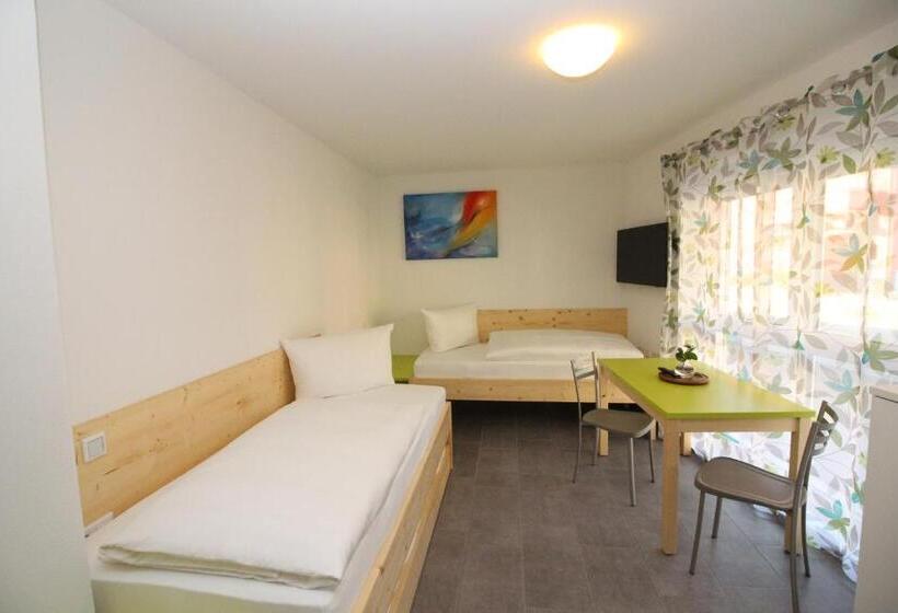 1階の1ベッドルームアパートメント, Gita´s Haus