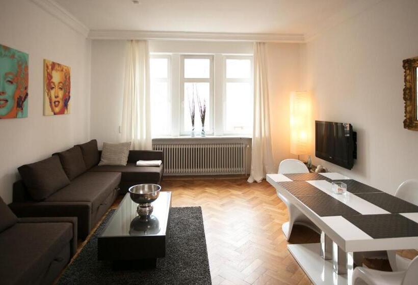 スタンダードスタジオ, Palazzo Am Dom