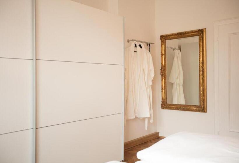 スタンダードスタジオ, Palazzo Am Dom