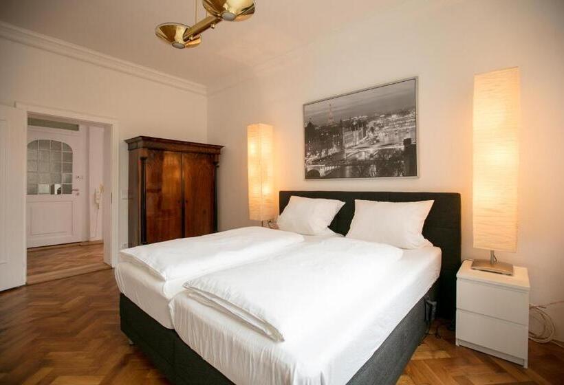 スタンダードスタジオ, Palazzo Am Dom