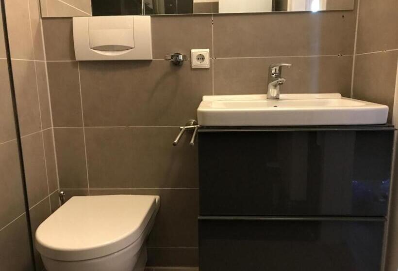 スタンダードスタジオ, Palazzo Am Dom