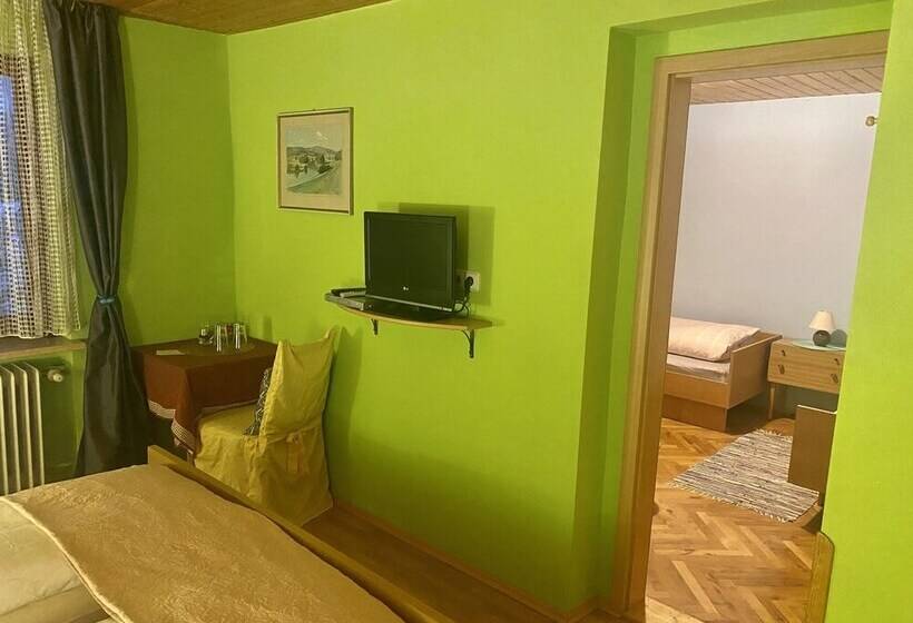 디럭스 4인 룸, Pension Waldblick