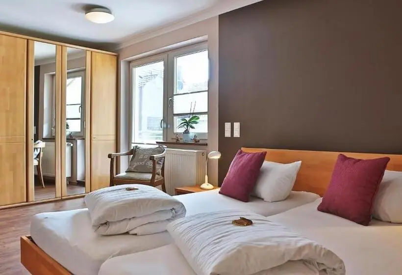 1 Bedroom Apartment, Burgers
