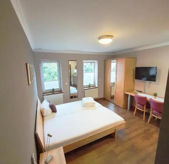 Standard Room, Burgers