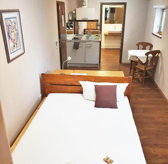 Номер Стандарт, Burgers