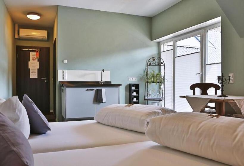 Номер Deluxe, Burgers