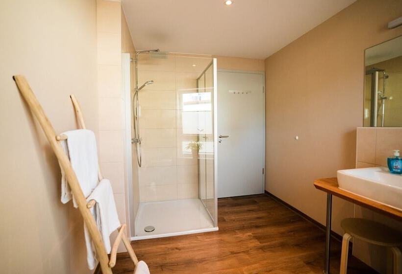 Номер Deluxe, Burgers