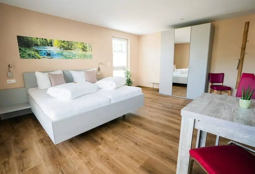 Deluxe Room, Burgers