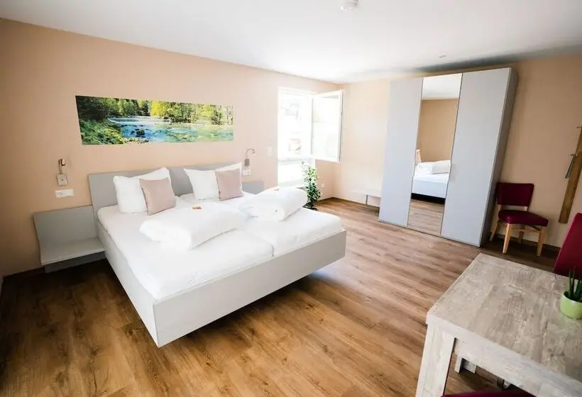 Deluxe Room, Burgers
