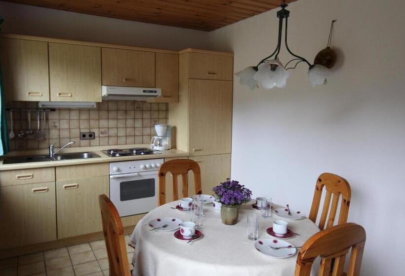 Huoneisto 1 Makuuhuone Terassi, Gästehaus Heimenberg