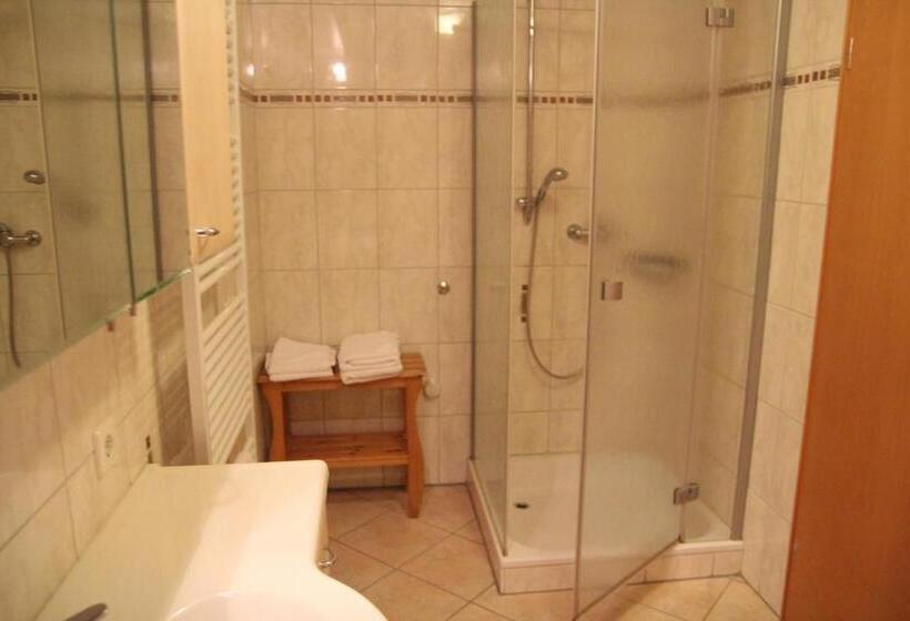 Deluxe-huoneisto 1 Makuuhuone, Gästehaus Heimenberg