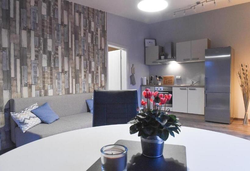 디럭스 스튜디오, Boardinghouse Alte Bank