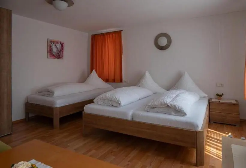Standard Triple Room, Gasthof Hosbein