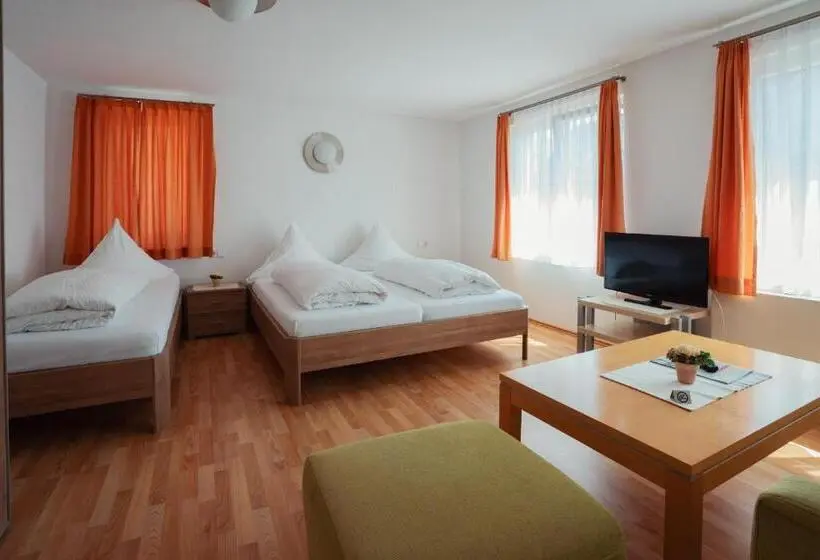 Standard Triple Room, Gasthof Hosbein