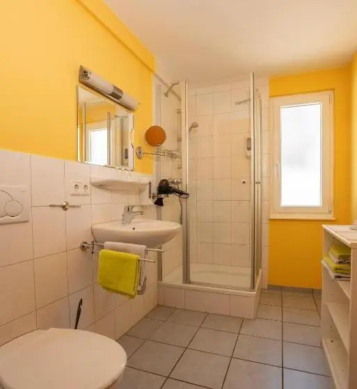 Standard Quadruple Room, Gasthof Hosbein