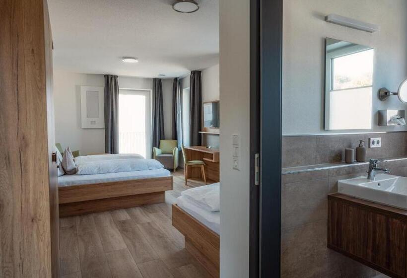 스탠다드 트리플 발코니 룸, Gasthof Hosbein