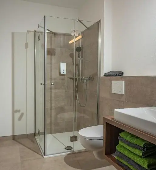 1 Bedroom Apartment with Terrace, Gasthof Hosbein