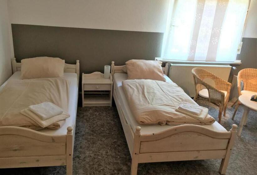 غرفة قياسية ثلاثية, Landgasthof Drei Eichen