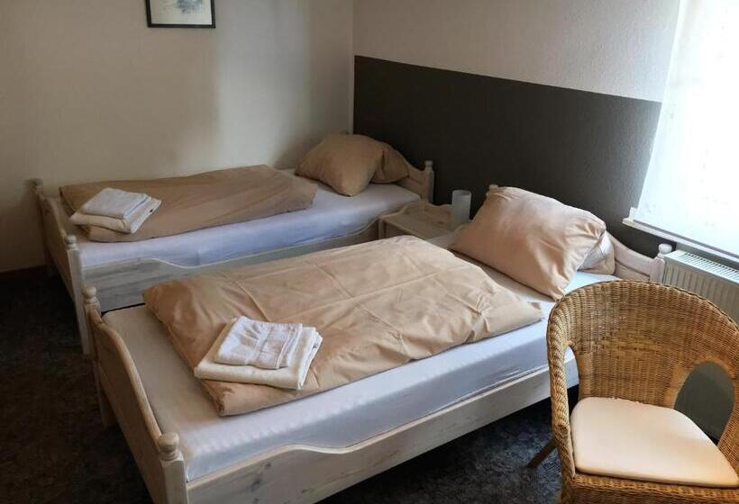 غرفة قياسية ثلاثية, Landgasthof Drei Eichen