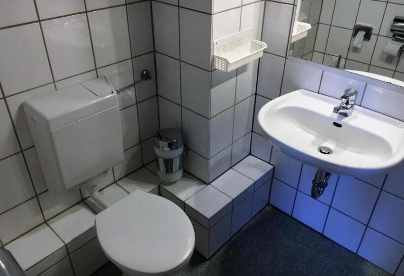 غرفة قياسية ثلاثية, Landgasthof Drei Eichen