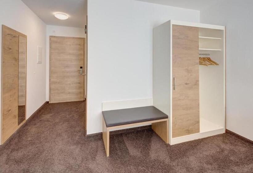 Quarto Standard para Deficientes, Vinotel Heinz J. Schwab