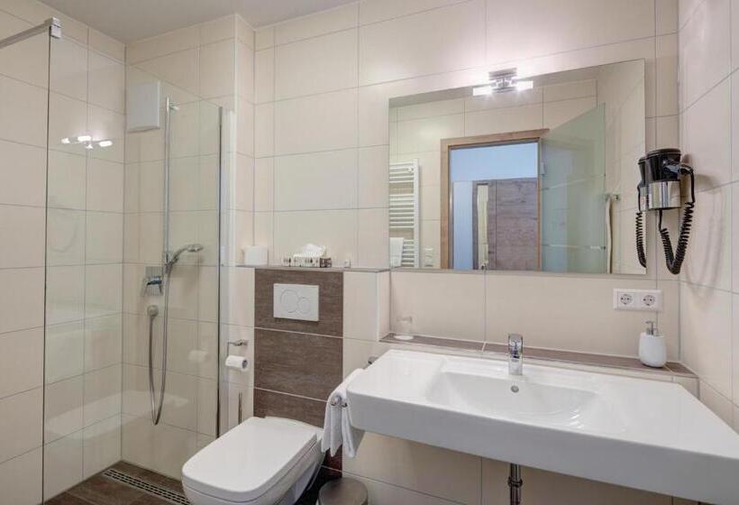 Quarto standard, Vinotel Heinz J. Schwab