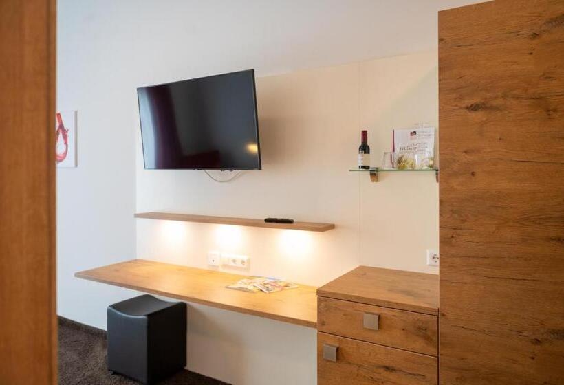 Quarto standard, Vinotel Heinz J. Schwab