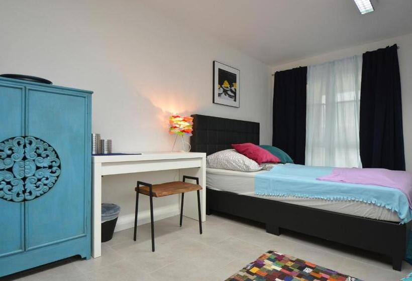 Quarto Estandar Banheiro Compartilhado, Business Apart Stuttgart