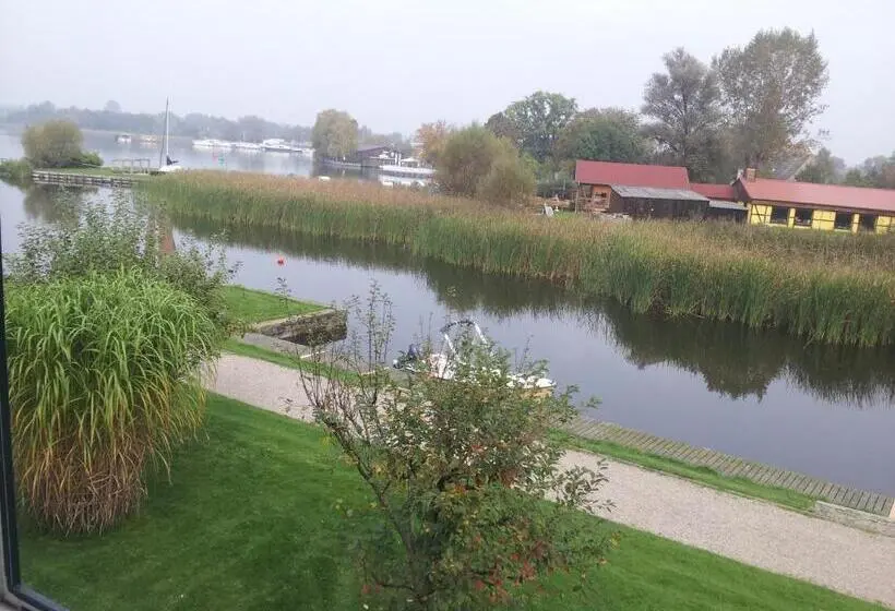 スタンダードトリプルルーム, Bootshaus Neustrelitz