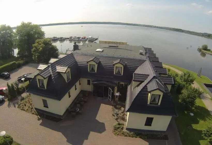 スタンダードルーム, Bootshaus Neustrelitz